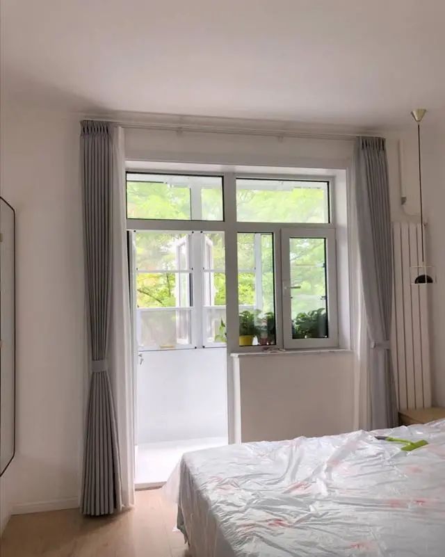 ？近几年流行这样装简洁美观又实用！凯发·k8国际挂窗帘还在用罗马杆(图6)